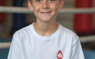 photo enfant 12 ans t-shirt boxe